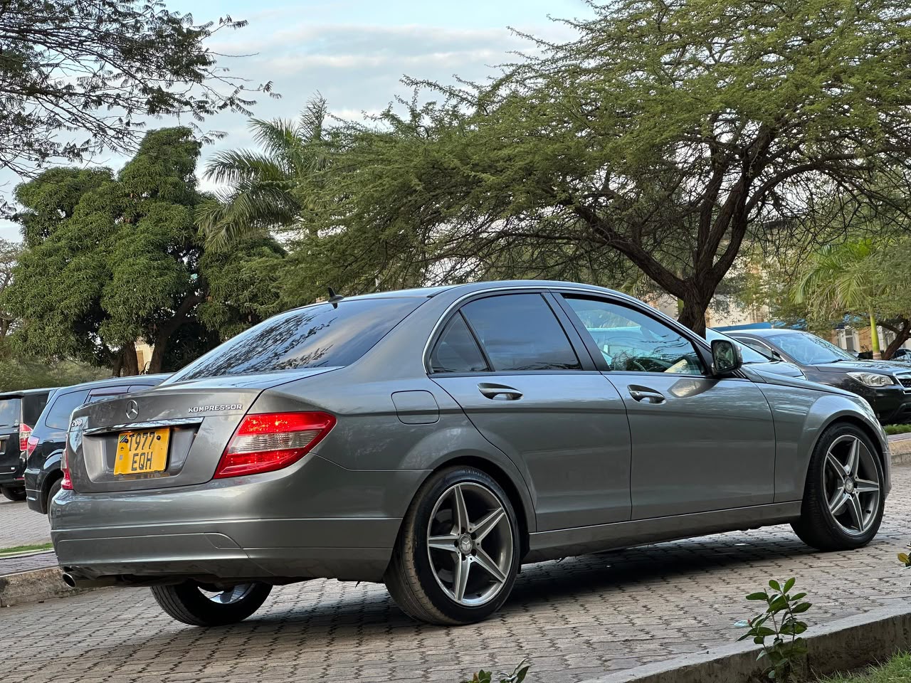 MERCEDES BENZ C 200 thumbnail 3